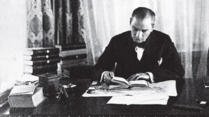 Atatürk’ün Kitaplığı: Dijital Erişimde 24 Ciltte Atıflar ve Notlar