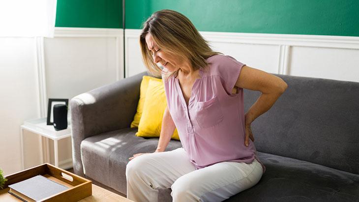 Bel Ağrısını Tetikleyen Bel Kaymasının Belirtileri ve Tedavi Yöntemleri