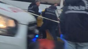 Boşandıktan Sonra Taksiyle Takip Edilen Eşine Ateş Açan Şüpheli Olayını Anlatan Haber Özeti