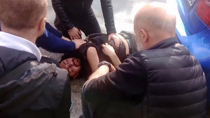 Bursa’da Bariyerlere Çarpıp Taksiyle Arkadan Çarpışan Otomobilde Sürücü Baygınlık Geçirdi