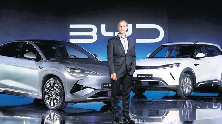 BYD SEALION 7 Türkiye’de: Elektrikli SUV Ailesine Yeni Güç ve ATTO 2 ile Sürpriz Tanıtım
