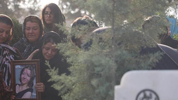 Defne’de Yaşanan Kaza: 17 Yaşındaki Dilan Karataş Hayatını Kaybetti, Sürücü Tutuklandı