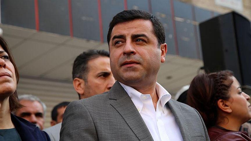 Demirtaş Davasında Duruşma Ertelendi: Hakaret Suçlamaları ve Dosya Birleştirme Kararı