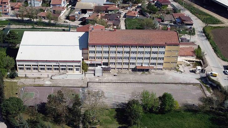 Deprem Riskiyle Karşılaşılan Kentte Anadolu Lisesi İçin Yıkım ve Geçici Eğitim Planı