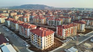 Deprem Sonrası Şehirler: 350 BİN ÖNEMLİ TESLİMATIN YOLCULUĞU ve Geniş İyileştirme Hedefleri