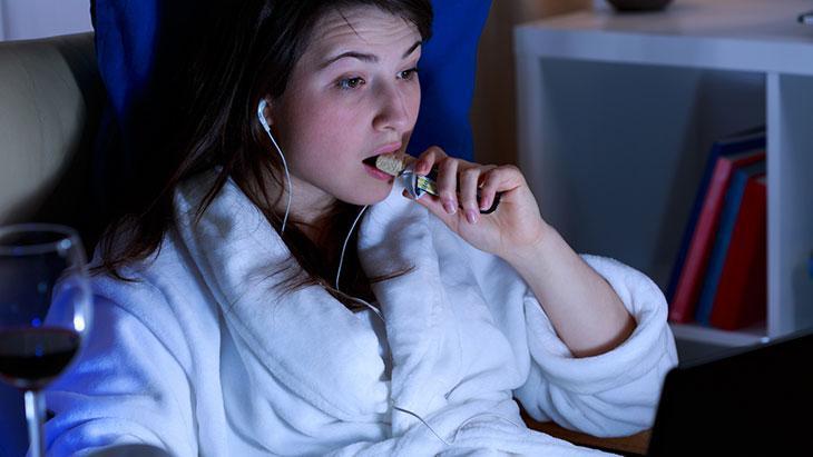 Dijital Bağımlılık ve Ağız Sağlığı: Gündelik Düzenlemelerle Çürüklere Karşı Önlemler