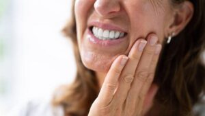 Diş Sağlığını Zedeleyen Sık Tüketilen Atıştırmalıkların Gerçek Yüzü