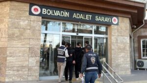Dolandırıcılık Olayında Polis Takibiyle Şüphelilerin Yakalanması ve Mağdurun Parası ile Altınlarının Teslimi