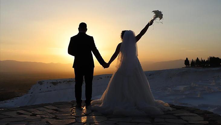 Düğün Fotoğraflarının İzinsiz Gösterimi: Hukuka Aykırı Veri Verme Suçunda Yargıtay Kararı