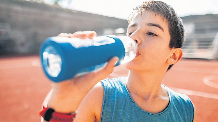 Enerji İçeceklerinin Kalp Sağlığı Üzerindeki Tehlikeleri: Uzman Uyarıları ve Risk Değerlendirmesi