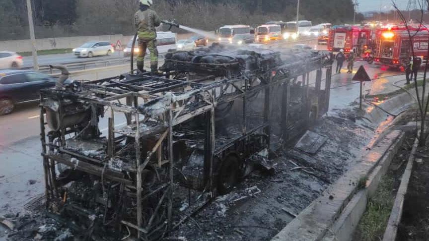 İETT Otobüsünün Yangını: Kemerburgaz Yolu Üzerinde Yaşanan Olay ve Ardındaki Detaylar