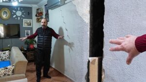 İzmir: Tünel İnşaatı Nedeniyle Evlerde Hasar ve Halkın Yaşadığı Endişe