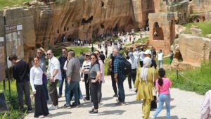 Mardin Turizmi: Yıl Boyu Ziyaretçi Akışı ve 12 Aylık Strateji