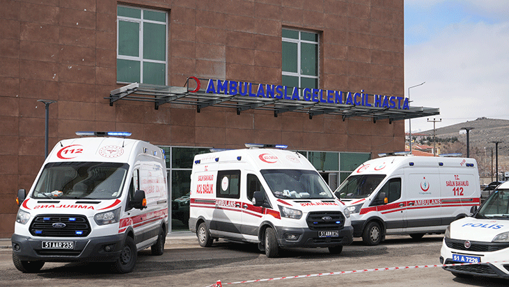 Niğde’de Aile Fertlerinden 11 Kişinin Zehirlenmesi: Atropa Belladonna Kaynağı Şüpheleri