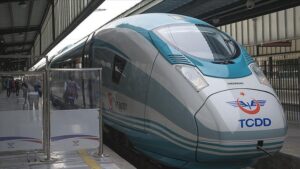 Öğretmenler İçin YHT ve Anahat Tren Biletlerinde Yüzde 50 İndirim Kampanyası