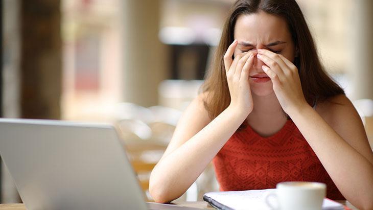 Presbiyopi: Erken Belirtiler, Tedavi Yaklaşımları ve Yaşam Kalitesini Korumaya Yönelik Pratik Öneriler