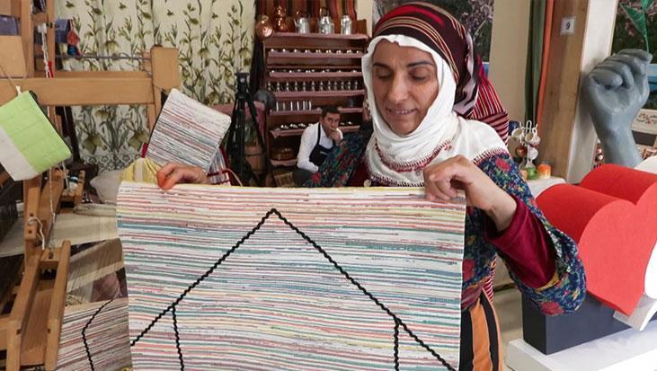 Purtili Dokuma: Atık Poşetlerden Doğaya Dost Ev Eşyaları Üreten Bilge Nur Güngör