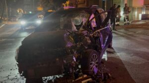 Şemsi Paşa Caddesi’nde Yaşanan Kaza: Otobüs ve Otomobil Çarpıştı, Sağ Kurtarma Ciddi Görünüyor