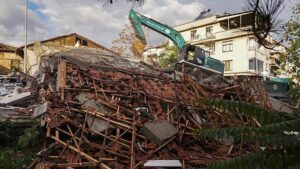 Sındırgı Depremleri ve Zemin-İnşa Faktörlerinin Hasar Üzerindeki Rolü