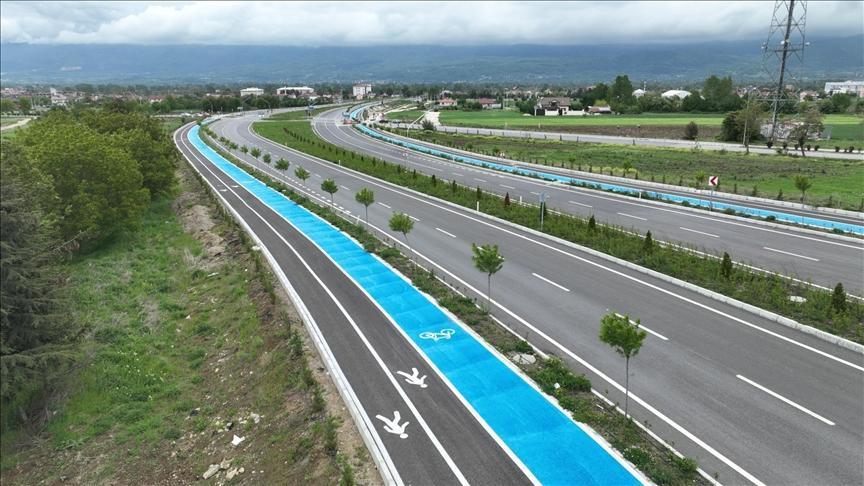 Türkiye’nin Yeşil Ulaşım Hedefleri: Karbon Ayak İzi Düşürme ve Ekolojik Köprüler