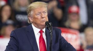 Yapayıran Paylaşımla Siyasetin Uçarı Dili: Hava Trafik Kontrolörleri ve Federal Kapanma Gündeminde Trump