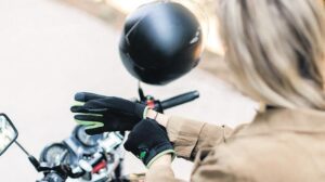 Yasal Zorunluluk ve Pazar Dinamikleri: Koruyucu Eldivenler Moto-Trafik Güvenliğinde Öne Çıkıyor