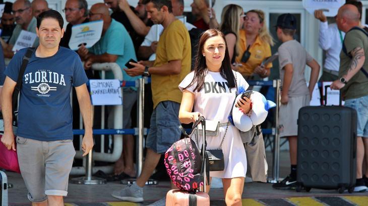 Antalya Turizminde 2024-25 Sezonu: Yılsonu Değerlendirmesi ve 2025 İçin Beklentiler