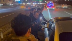 Bağcılar’da Uykuda Kalan Sürücü İçin Zamanında Müdahale: Camlar Kırılarak Uyandırılan An