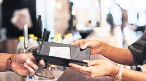 Bahşiş ve Servis Ücretinde Yeni Dönem: Kredi Kartı Ödemeleri ve Vergi Kesintileri