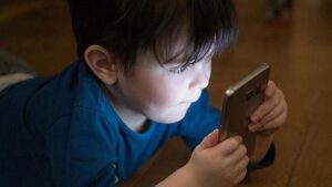 Çocuklarımızı Siber Platform Risklerinden Korumaya Yönelik Türkiye Odaklı Yasal ve Denetim Yaklaşımı