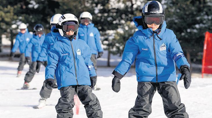 Dağ Gibi Destek: Erzurum’da 200 Kız Çocuğuna Kayak ve Snowboard Eğitimi