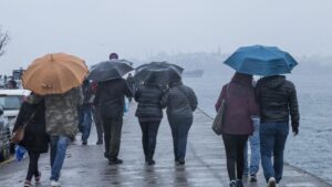 İstanbul İçin AKOM’dan Soğuk Hava Uyarısı ve Yol Güvenliği Önerileri