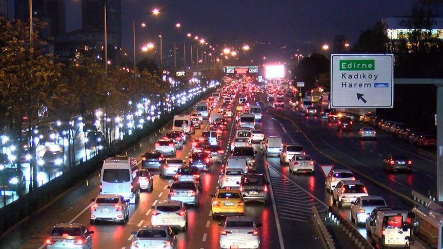 İstanbul Yollarında Yoğun Trafik: Avrupa ve Anadolu Yakalarında Güncel Durum