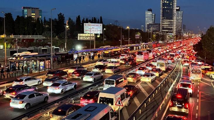 İstanbul’da Akış Dengesini Zorlayan Yoğun Trafik Bölgeleri ve Toplu Taşıma Etkinliği