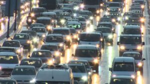 İstanbul’da Sabah Trafik Yoğunluğu ve Ulaşım Zorlukları: Yağışla Birlikte Gün Boyu Etkili