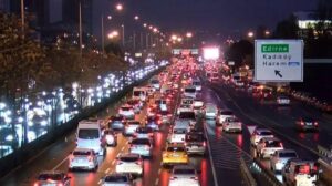 İstanbul’da Yağışla Birlikte Trafik Yoğunluğu Yüzde 90 Seviyesinde