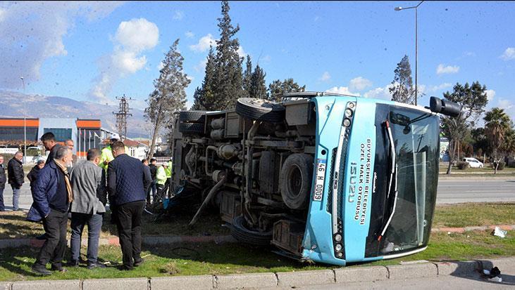 Kahramanmaraş-Gaziantep Karayolunda Yaşanan Zincirleme Kaza: 17 Yaralı, Soruşturma Başlatıldı