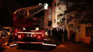 Kepez Yangını: Dumandan Etkilenen Anne ve Üç Çocuğun Durumu ile Dairede Hasar