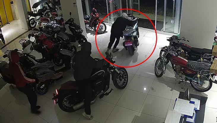 Levent Mahallesi’nde Dört Çocuk Hırsızlığı: Galeriden Motosiklet Çaldılar