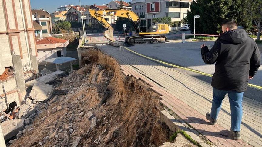 Nilüfer’de Camii ve Kur’an Kursu Yakınında Yıkılan Duvar ve Yol: Ihbarla Erken Tedbirli Önlem