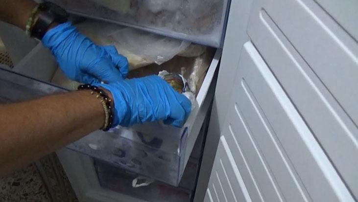 Polis Korkutma İddiasıyla Dolandırılan Birey, Evi ve 85 Bin Avroyu Derin Dondurucuda Saklarken Yakalandı