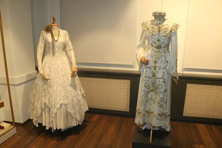 Samsun Olgunlaşma Enstitüsü’nde 100 Yıllık Gelinlikler: Tafta Kumaş, Tül ve Nakışların Büyüleyici Yolculuğu