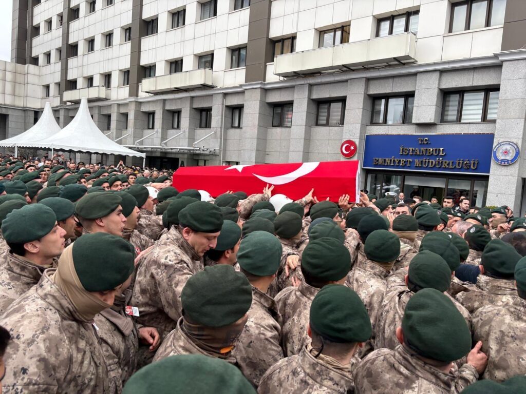 Şehit Emniyet Görevlisiyle Dayanışma: Aile ve Yetkili Makamlardan Taziye ve Kararlılık
