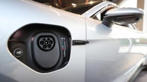 Türkiye’de Elektrikli ve Hibrit Otomobil Trendi: Trafiğe Kayıtlar ve Paylardaki Değişimler