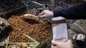 Yılbaşı Hazırlıkları ve Kuru Yemiş Fiyatları: Esnafın Görünümü ve Tüketici Tavsiyeleri