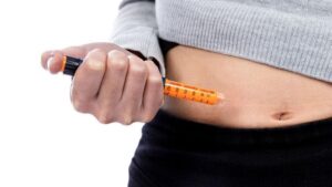 Zayıflama İğnelerinin Rolü: GlP-1 Benzeri Tedavilerin Etkileri ve Dikkat Edilmesi Gereken Noktalar