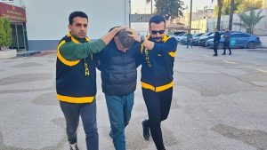 Adana’da Şehit Duran Keskin İlkokulu Önünde Yaşanan Darbe Olayı ve Şüphelinin Yakalanması