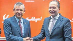 AK Partiyle Baskıya Karşı Direniş: İçten Çekişmeler ve Erken Seçim Tartışmaları