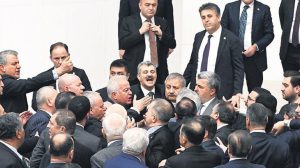 Ankara Genel Kurulunda Maket Tartışması ve Soyadı Gerilimi