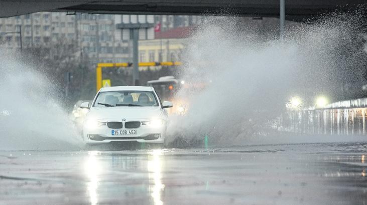 İzmir’de Yağış ve Fırtına Gelişmeleri: Ensoğuk Gecelerden Sel Baskınlarına
